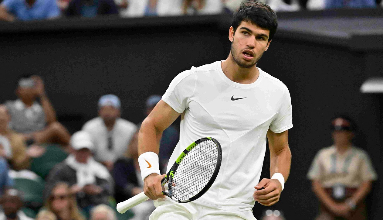 Carlos Alcaraz’ tennisracket: Het wapen achter zijn explosieve spel